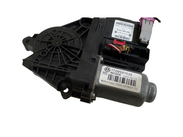 Масляный насос   1T0959702S, 402303B  Skoda Octavia Mk2 (1Z) 