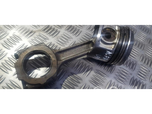 Píst Alfa Romeo 156 pro naftový motor 1.9