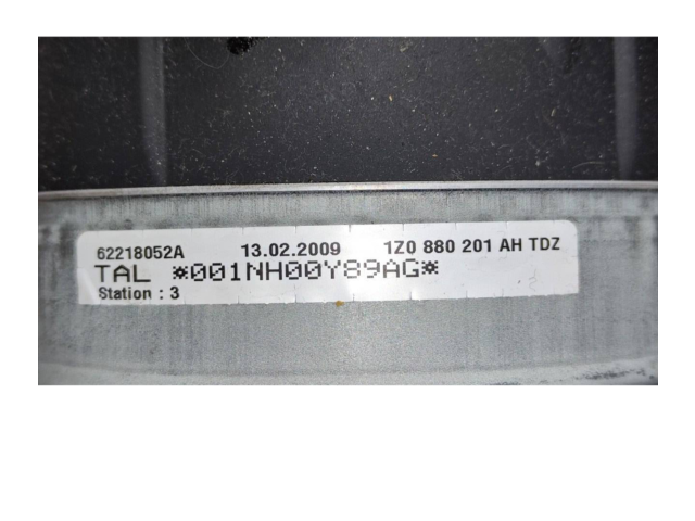 Подушка безопасности водителя 1Z0880201AH Skoda Octavia Mk2 (1Z)