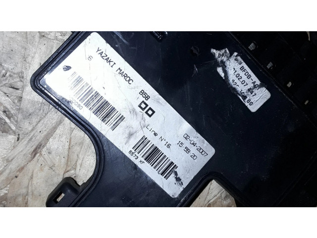 Pojistková skříňka Citroen C3 Picasso 2013