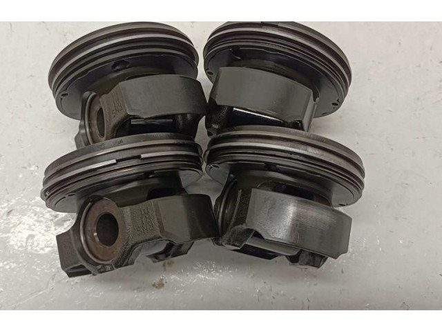  Поршень    Nissan X-Trail T32  