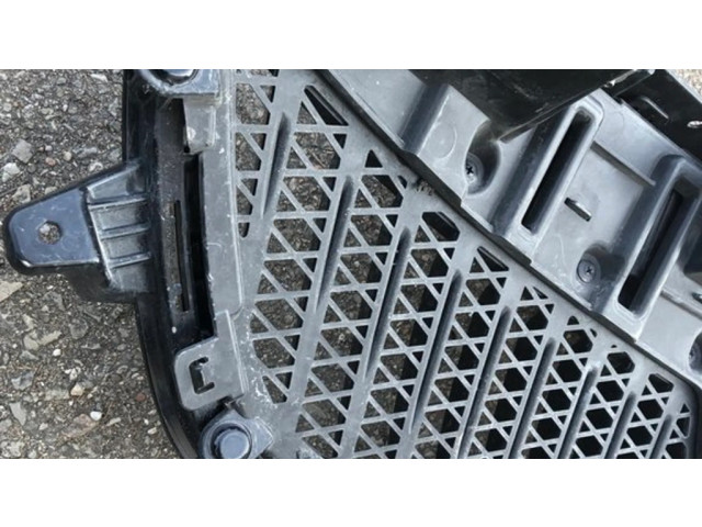 Верхняя решётка Buick Encore II 2019- года 42582101      