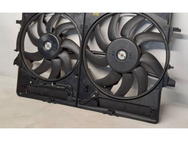 Электрический вентилятор радиаторов 8K0121003AB   Audi Q3 8U  