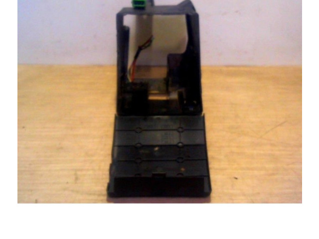 Блок предохранителей     Peugeot 306    