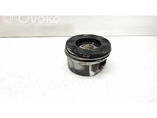 Píst BMW 5 F10 F11 pro naftový motor 2.0 N47D20C