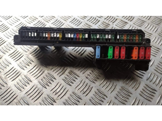 Pojistková skříňka 6114695733001, 15613290 BMW 5 E60 E61 2004