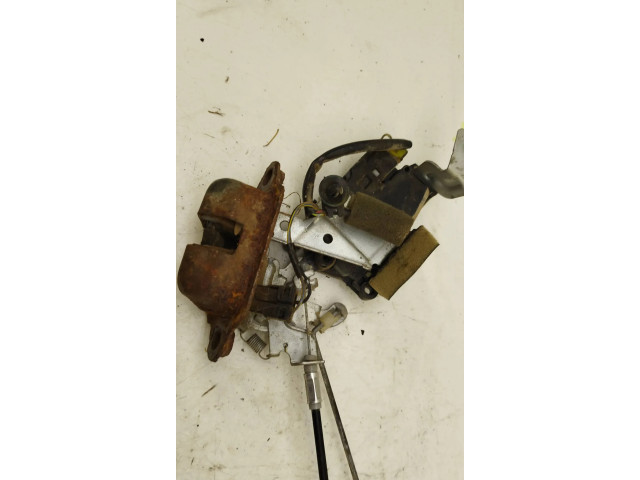 Zámek zadních dveří Subaru Legacy 2001