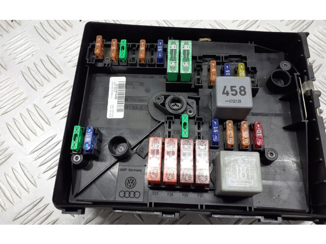 Блок предохранителей 1K0937125A Skoda Octavia Mk2 (1Z)