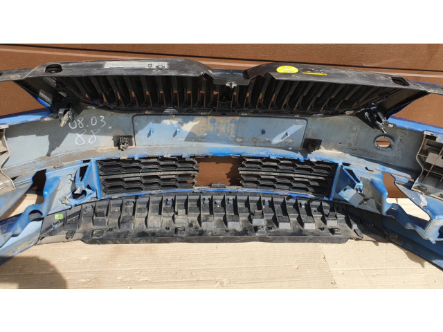 Передний бампер