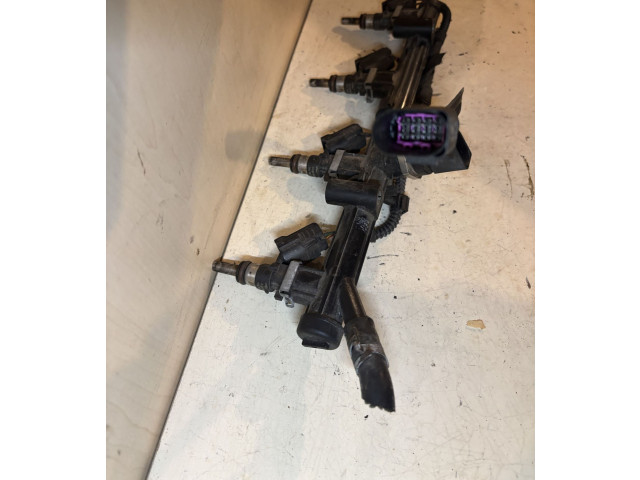 Vstřikovač 06L906031A, 06K133681A Skoda Octavia Mk3 (5E) CHHB