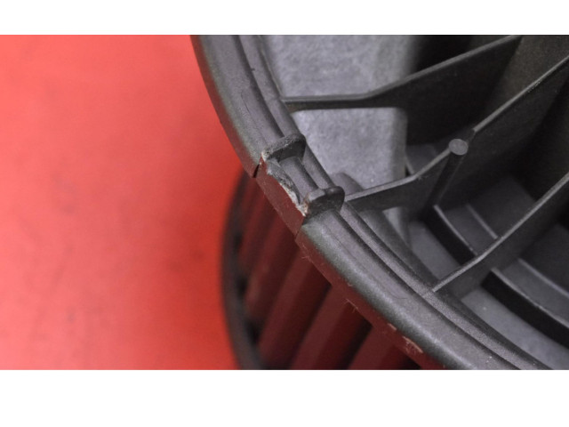 Вентилятор печки       BMW X3 E83