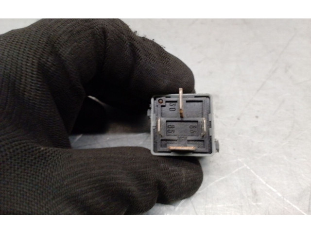 Pojistková skříňka A0025422619, V23134J52X361 Mercedes-Benz ML W163 2003