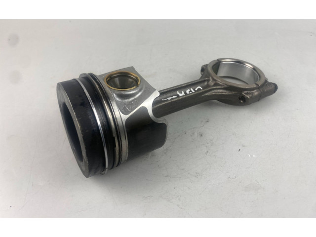 Поршень с шатуном 04LA, 011A Volkswagen Golf VII