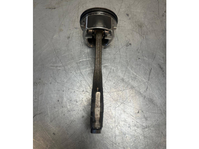 Поршень с шатуном AAA 021e Volkswagen Golf III