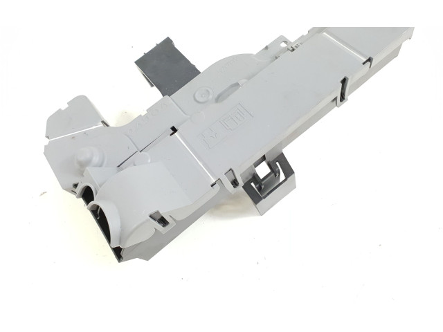 Блок предохранителей 31473767, 32200086 Volvo S60