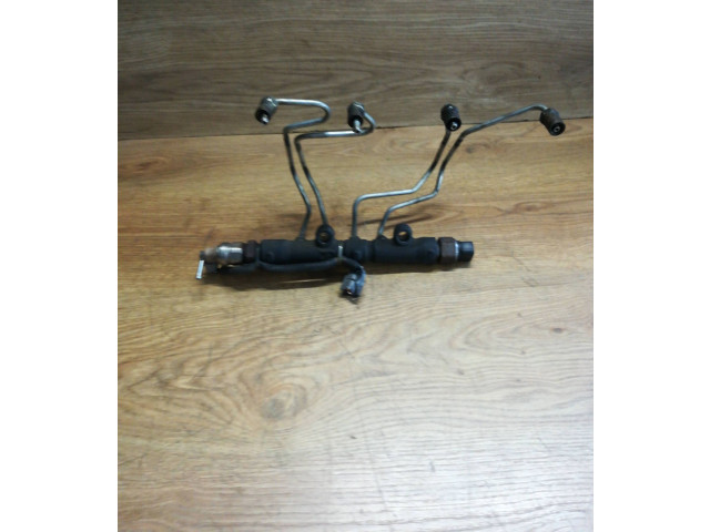 Топливная рампа Toyota Corolla Verso AR10