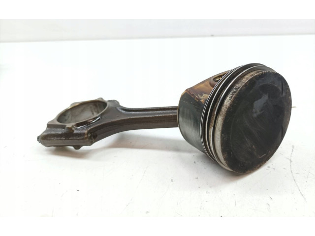 Píst 82L146, TFSI Seat Leon (1P)