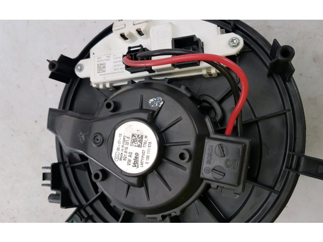 Вентилятор печки    5WB819015A, A0-4068N   Volkswagen Golf VIII