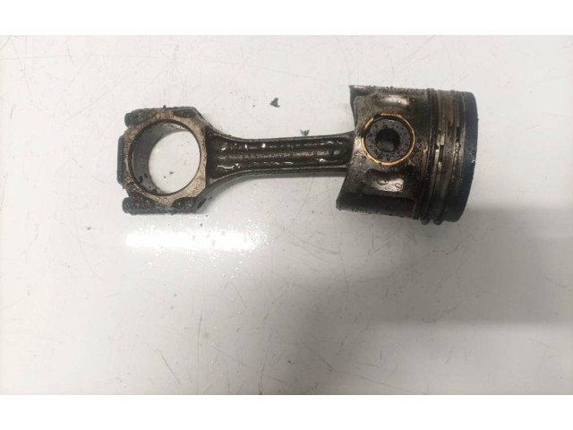  Поршень с шатуном    Audi A3 S3 8L  