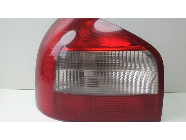 Задний фонарь левый 8L0945095B Audi A3 S3 8L 1996-2003 года
