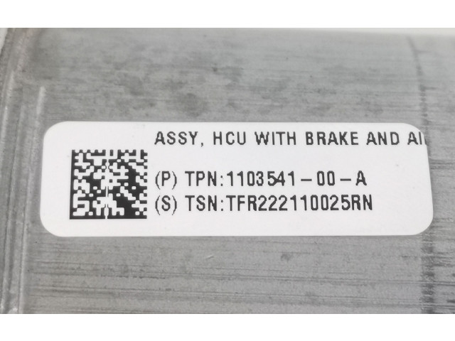 Блок АБС 1103541-00-A, 1044745-00-B Tesla Model 3 2017 - года