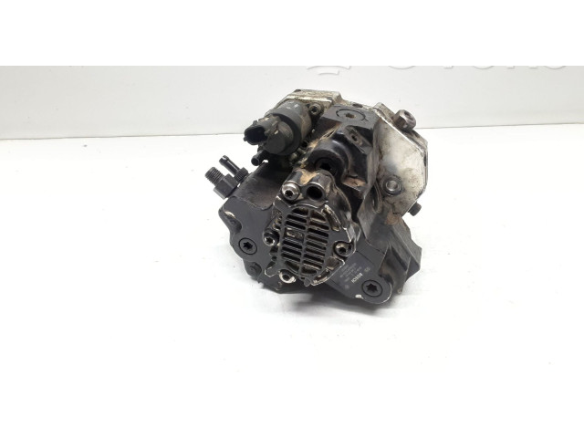 Топливный насос 8689590, 0445010043   Volvo V70  