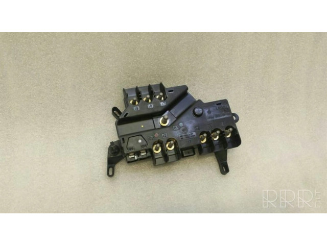 Узел подключения плюсовых проводов