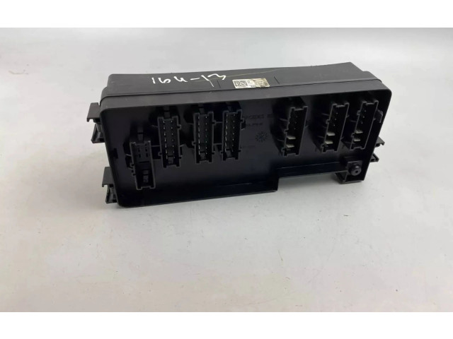 Pojistková skříňka A1645402372 Mercedes-Benz GL X164 2007