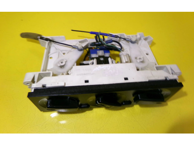 Блок управления климат-контролем MR398658 Mitsubishi Space Wagon