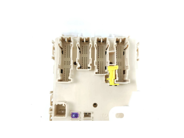 Блок комфорта 8273012X70A, 63583366   Toyota Auris E180   