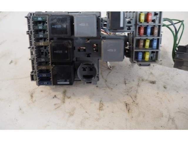 Pojistková skříňka 30728132 Volvo XC90 2008