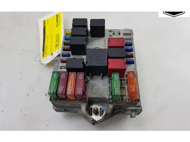 Блок предохранителей  51742419   Alfa Romeo GT    