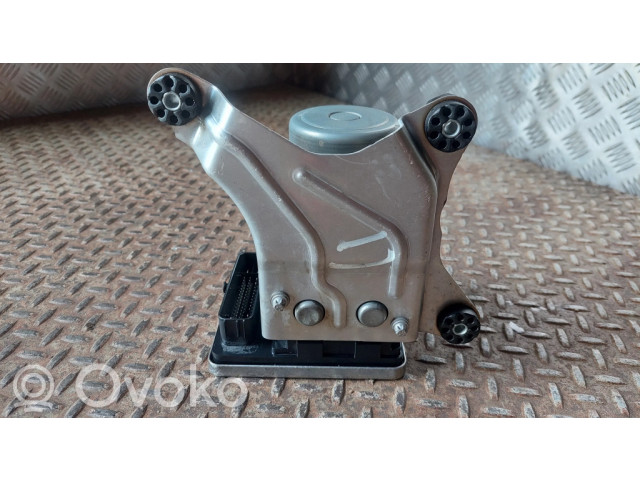 Jednotka ABS 6892279, 6892280   BMW 5 G30 G31 2019