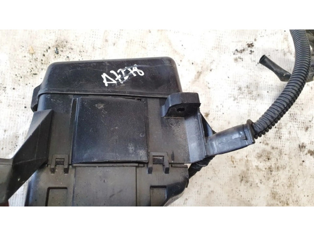   Pojistková skříňka 69983   Toyota Avensis T220 2001