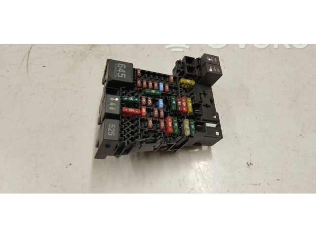 Блок предохранителей Audi A1  2018 -  года 2q0937615a      