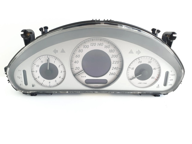 Přístrojová deska Mercedes-Benz E W211 2004 A2115403611