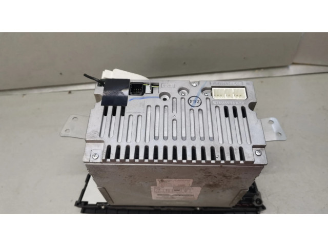 Радио/ проигрыватель CD/DVD / навигация