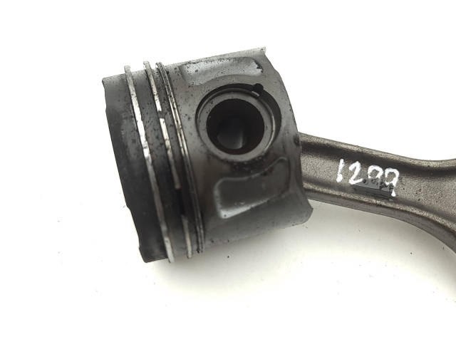 Поршень с шатуном M15746 D Maserati Ghibli