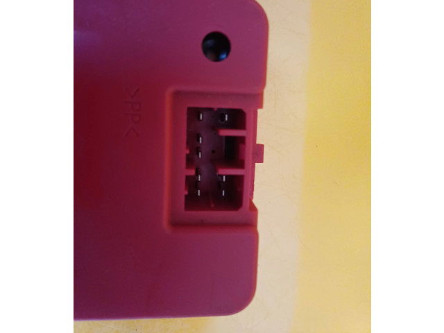 Блок предохранителей YWC104500, 52010268D Rover 200 XV