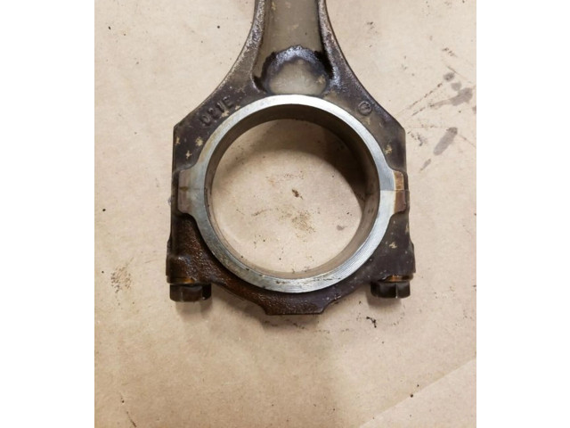 Поршень с шатуном 022198401, 021107081A Volkswagen Golf III