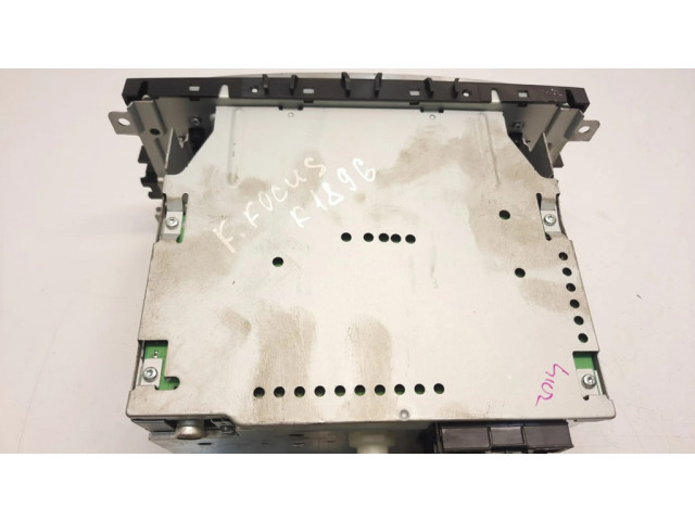 Радио/ проигрыватель CD/DVD / навигация