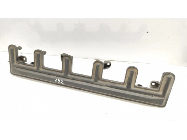 Топливная рампа 1440318   BMW Z4 E85 E86 3.0  для двигателя 306S3 M54B30