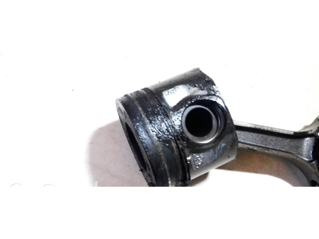 Píst 2465sb, s2n Ford Mondeo Mk III pro naftový motor 2.0