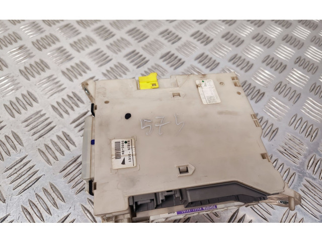 Блок предохранителей 8273053B60, 910290161 Lexus IS 220D-250-350