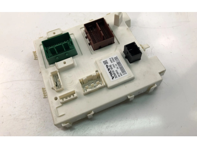 Блок комфорта 32268107AB Volvo XC40