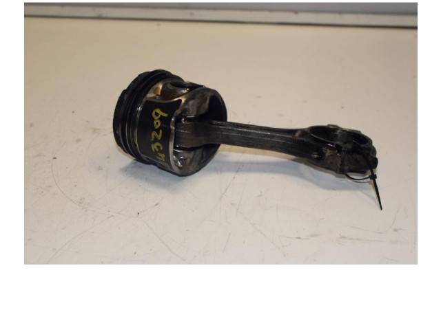 Поршень с шатуном 4N14 Mitsubishi Outlander