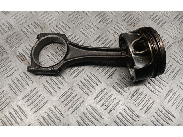 Píst 06M107066AB   Audi Q7 4M    DCB 