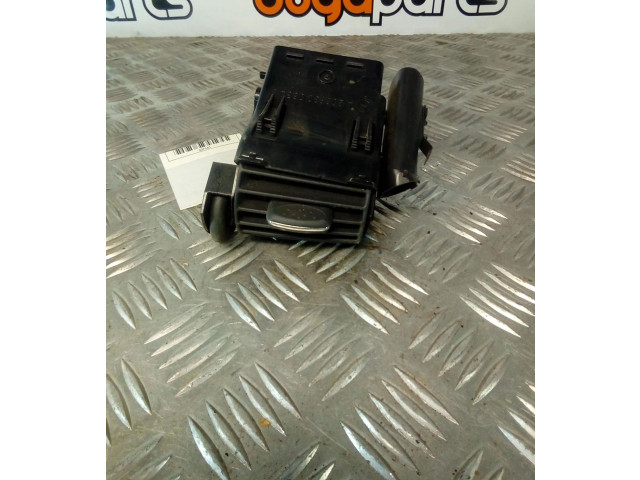 Přístrojová deska Mercedes-Benz C W203 A2038300654