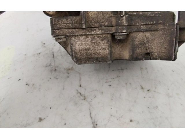 Дроссельная заслонка Skoda Fabia Mk2 (5J) 2007 - 2014 года