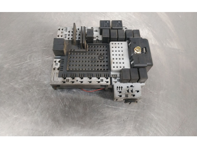 Блок предохранителей 9494997 Volvo S80